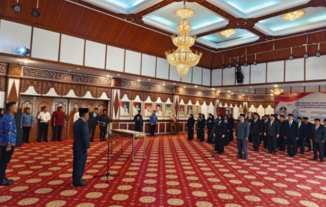 Wakil Gubernur Jambi saat memimpin pelaksanaan Pelantikan Pejabat eselon II, III, IV Pemprov Jambi.