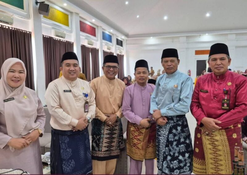 Wakil Walikota Sungai Penuh, Azhar Hamzah yang membuka seminar Muatan Lokal Budaya Daerah di Sekolah di Sungai Penuh.