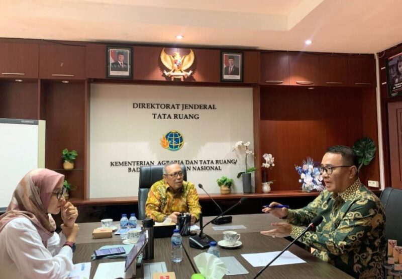 Walikota Sungai Penuh, Alfin saat diskusi bersama pihak Kementerian ATR/BPN