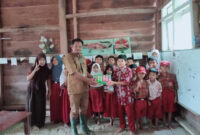 Armani Sosok guru yang mengajar di pelosok Banten yang tidak pernah menyerah