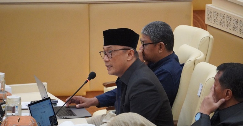 Kepala BKN RI, Zudan Arif Fakrulloh saat hearing bersama Komisi II DPR RI 