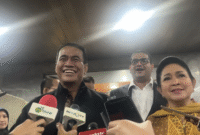 etua Komisi IV DPR RI, Siti Hediati Hariyadi alias Titiek Soeharto (kanan) dan Menteri Pertanian Andi Amran Sulaiman (kiri)