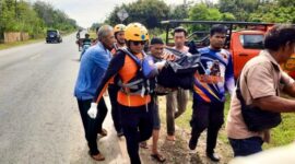 Prosesi Evakuasi jasad Azhar, bocah yang tenggelam di sungai tebo