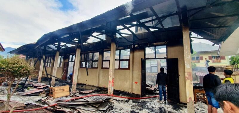 Kondisi gedung SMK 5 Kerinci habis terbakar.