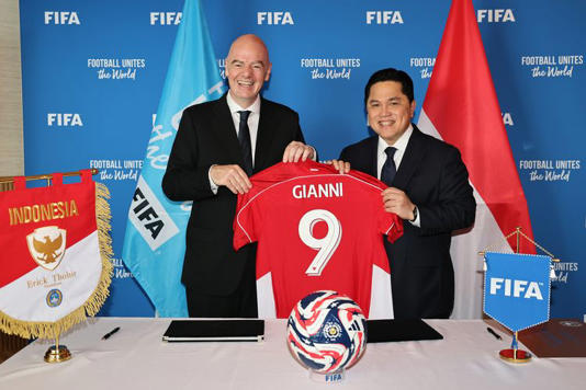 Foto : Presiden FIFA, Gianni Infantino bersama Ketua Umum PSSI Erick tohir