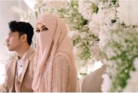 Foto : Pernikahan Fiki naki dengan Tinandrose
