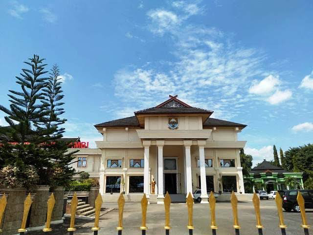 Foto :Gedung DPRD Provinsi Jambi