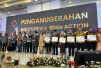 Foto : Penyerahan penghargaan SDGS Award, Kota Jambi Raih peringkat II terbaik
