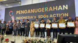 Foto : Penyerahan penghargaan SDGS Award, Kota Jambi Raih peringkat II terbaik