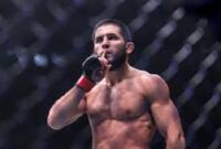 Foto : Islam Makhachev ussai menangi laga di UFC