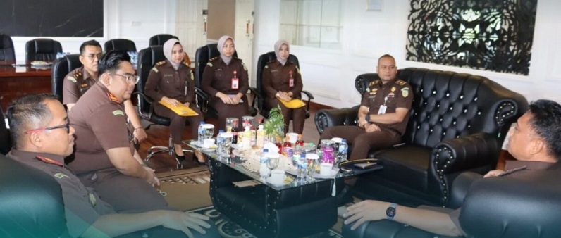 Kajari Tanjabtim menggelar Monitoring dan Evaluasi (Monev) Kinerja Bulanan di kantor setempat.