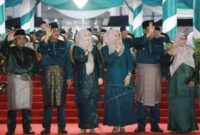 upati Tanjung Jabung Barat Drs. H. Anwar Sadat, M.Ag., bersama Wakil Bupati Dr. H. Katamso, SA., SE., ME. saat menyapa kafilah asal Kabupaten Tanjabbar.