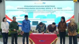 Menteri PU Dody Hanggodo saat menyaksikan penandatangan Kontrak pembangunan Gedung SPPG