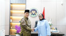 Romo Syafi'i melakukan pertemuan dengan Wakil Kepala Badan Gizi Nasional di Kantor Badan Gizi Nasional untuk memastikan Seluruh Santri di Indonesia kebagian Program MBG