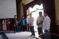 Wagub Jambi, Drs. H. Abdullah Sani, M.Pd.I. didampingi Bupati Muaro Jambi, Dr. Bayu Suseno, SP, MM, Si saat meninjau lokasi MTQ.
