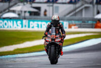 Pembalap Aprilia Racing, Marco Bezzecchi, memegang pole position setelah tampil gemilang di kualifikasi MotoGP Valencia 2025