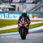 Pembalap Aprilia Racing, Marco Bezzecchi, memegang pole position setelah tampil gemilang di kualifikasi MotoGP Valencia 2025