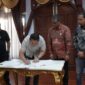 Bupati Merangin, Bupati Merangin, M. Syukur saat tanda tangani Mou bersama pihak PLN