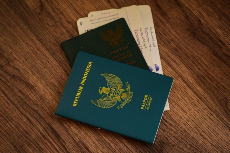 Ilustrasi pembuatan Tarif baru pelayanan paspor di Indonesia.
