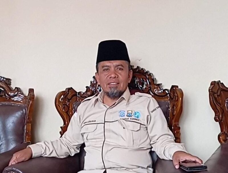 Kepala UPTD Samsat Kerinci, Indra Gunawan, mengajak masyarakat Kabupaten Kerinci dan Kota Sungai Penuh untuk lebih disiplin dalam membayar pajak kendaraan.