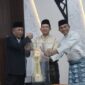 Wakil Gubernur Jambi Abdullah Sani bersama Bupati dan Wakil Bupati Muarojambi, Bambang Bayu Suseno dan Junaidi Mahir. Foto dok Kominfo Provinsi Jambi
