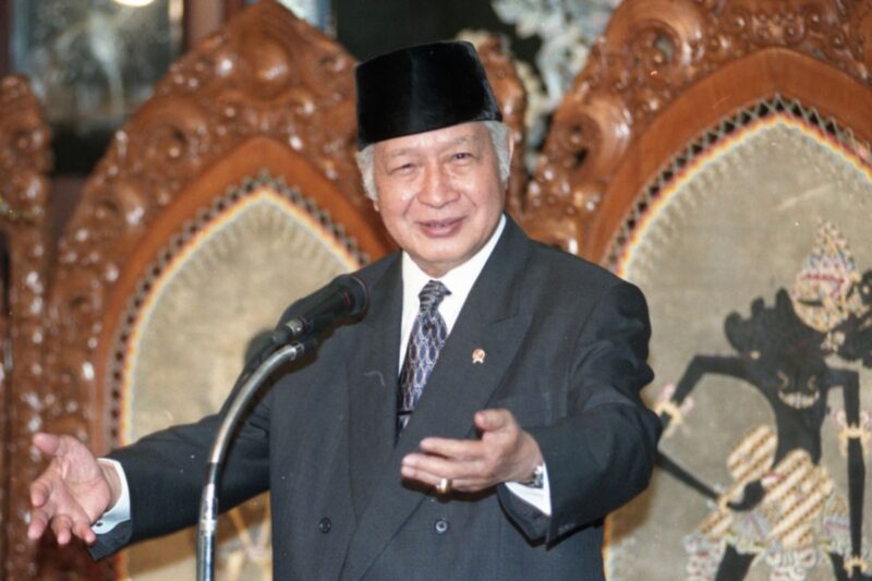 Dokumentasi Foto Soeharto yang bakal Dianugerahi Pahlawan Nasional