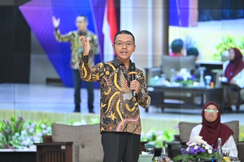 Wamendikdasmen, Fajar Riza Ul Haq menyoroti kecanduan media sosial Generasi Muda Indonesia yang bisa berdampak pada ketidakpercayaan terhadap sesama.