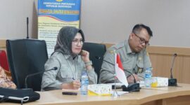 Sekretaris Direktorat Peternakan dan kesehatan hewan, Nuryani Zainuddin saat menggelar pertemuan dengan Vice Ambassador of New Sealand terkait kerjsama peternakan dan pakan ternak