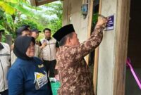 Gubernur Jambi, Alharis serahkan Bantuan Beda Rumah ke 86 KK Kabupaten Merangin