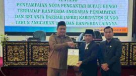 Wabup Bungo Tri Wahyu Hidayat saat hadiri rapat APBD 2026.
