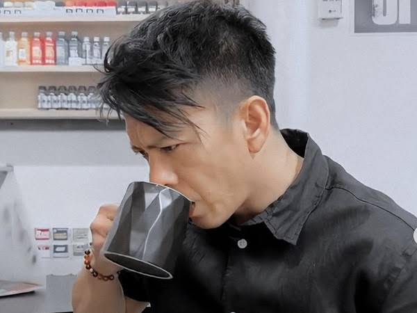 Ariel Noah merasa bangga kepada putrinya Aleia yang dikenal pintar dan mudah bergaul