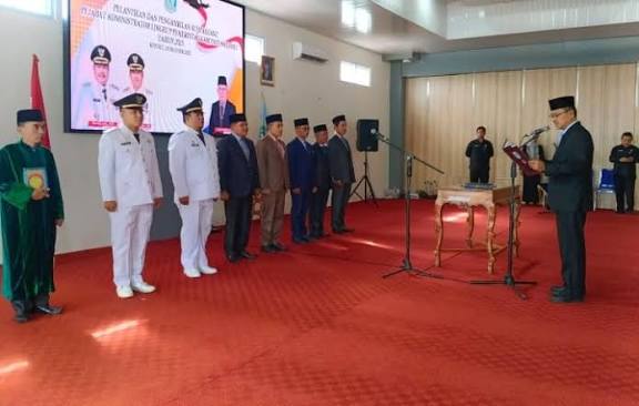 Prosesi pelantikan pejabat Pemkab Kerinci sebelumnya.