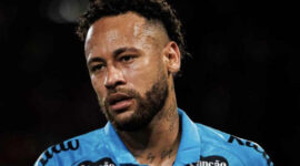 Neymar terlihat frustasi usai tim nya santos kalah dari Flamengo.