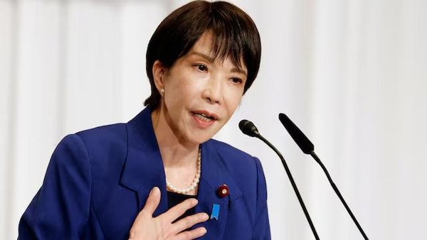 Sanae Takaichi berencana merevisi undang-undang remunerasi pegawai negeri untuk memotong gaji anggota kabinet, termasuk gajinya sendiri.