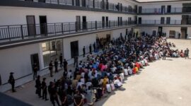 Foto: Militer Myanmar saat mengamankan ratusan WNA di Pusat Penipuan Shwe Kokko.