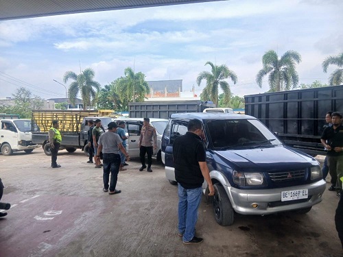 Sejumlah Kendaraan ditertibkan Polsek Kota Baru, karena diduga Langsir BBM Bersubsidi