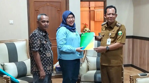 Pemkab Muaro Jambi Gandeng BPJS, guna menjaga keselamatan para buruh di Kabupaten Muaro Jambi.