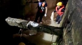 Tim SAR Upayakan pencarian terhadap Bocah yang diduga hanyut di Drainase.