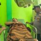 Salah seorang Warga Dusun Jombak saat menjalani perawatan, usai diserang buaya.