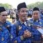 Cacang Hidayat (55) usai pelantikan Pegawai Pemerintah dengan Perjanjian Kerja (PPPK) Paruh Waktu Kabupaten Lebak, di Stadion Ona, Rangkasbitung, Senin (22/12/2025).