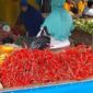 Harga Cabai di Pasar Tanjabtim terus merangkak naik, kini tembus Rp 100 ribu perkilogram.