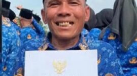 Setelah 30 Tahun Mengabdi, Hendri Akhirnya Diangkat Jadi Pegawai PPPK: Perjuangan dan Kesabaran yang Berbuah Manis