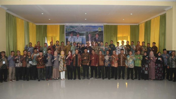 Foto Bersama Pengurus HKKN Sarolangun dengan Bupati Sarolangun, H Hurmin
