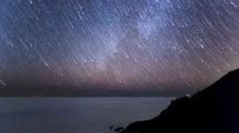 Ilustrasi hujan meteor Geminid yang akan lintasi langit Indonesia.