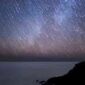 Ilustrasi hujan meteor Geminid yang akan lintasi langit Indonesia.