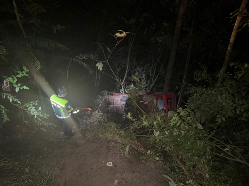 Tampak Odong-odong wisata terjun ke jurang puncak Sungai Penuh.
