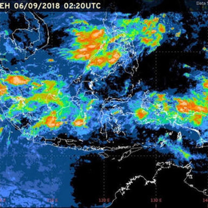BMKG memperkirakan akan terjadi hujan lebat dan petir disejumlah wilayah Indonesia Hari ini.