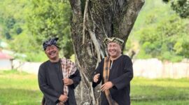 Bupati Kerinci, Monadi dan Walikota Sungai Penuh, Alfin terlihat kompak dengan tema pakaian 'Dahin'