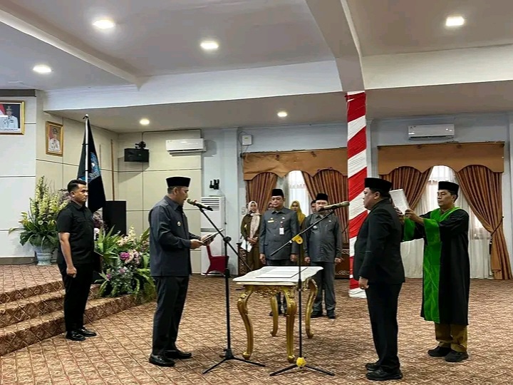 Prosesi pelantikan Sekda Merangin oleh Bupati Merangin.