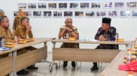 Pemprov Jambi dipimpin langsung Wagub Jambi serahkan bantuan bagi korban bencana di Medan.